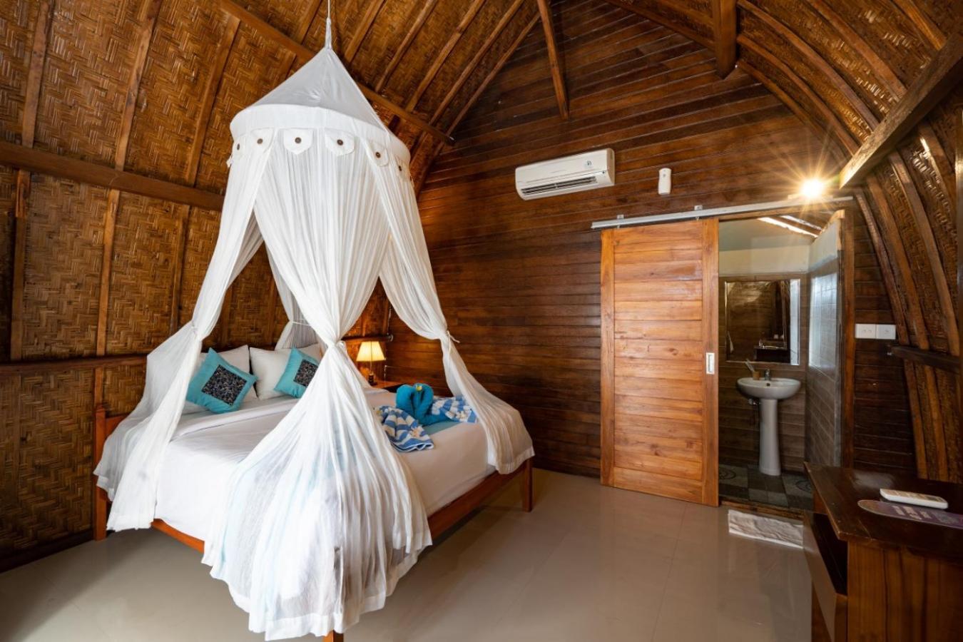 Sundi Ocean Bungalow By Abm Toyapakeh Zewnętrze zdjęcie